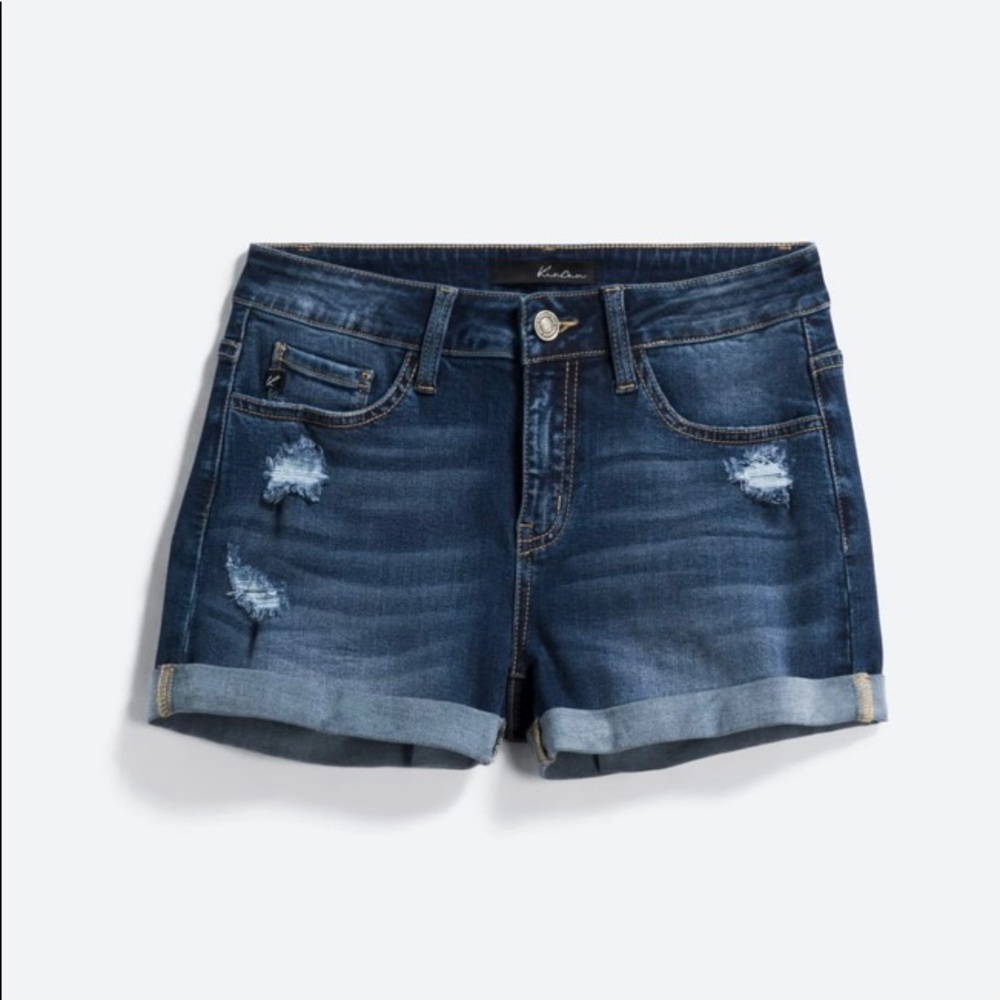 NWT Ila Distressed Tacked Cuffed Short